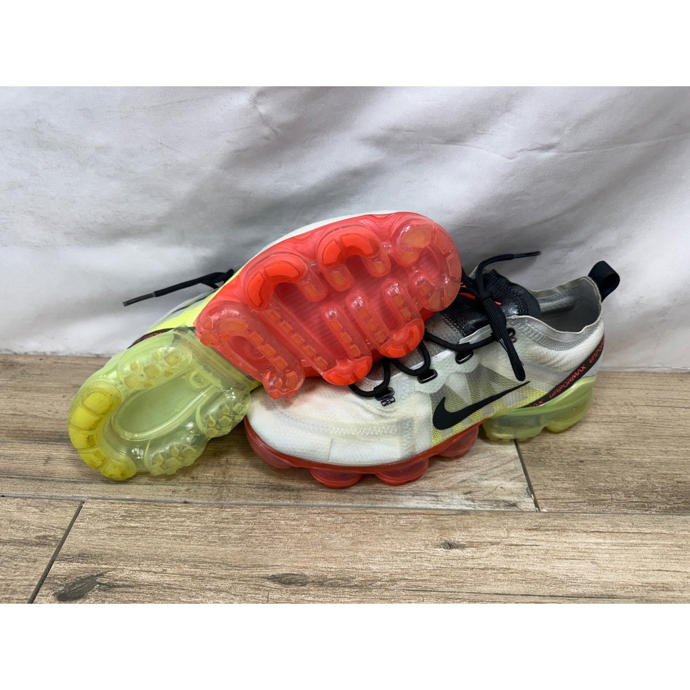 Nike Air VaporMax 2019 Mens Running Shoes White Black Crimson AR6631-007 Size 8 - Picture 6 of 10